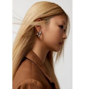 Urban Outfitters Chunky Gold Hoop Earrings